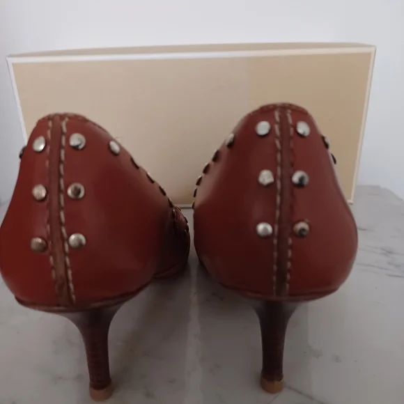 Michael Kors "Astor Pump" leather shoes - Picture 12 of 16